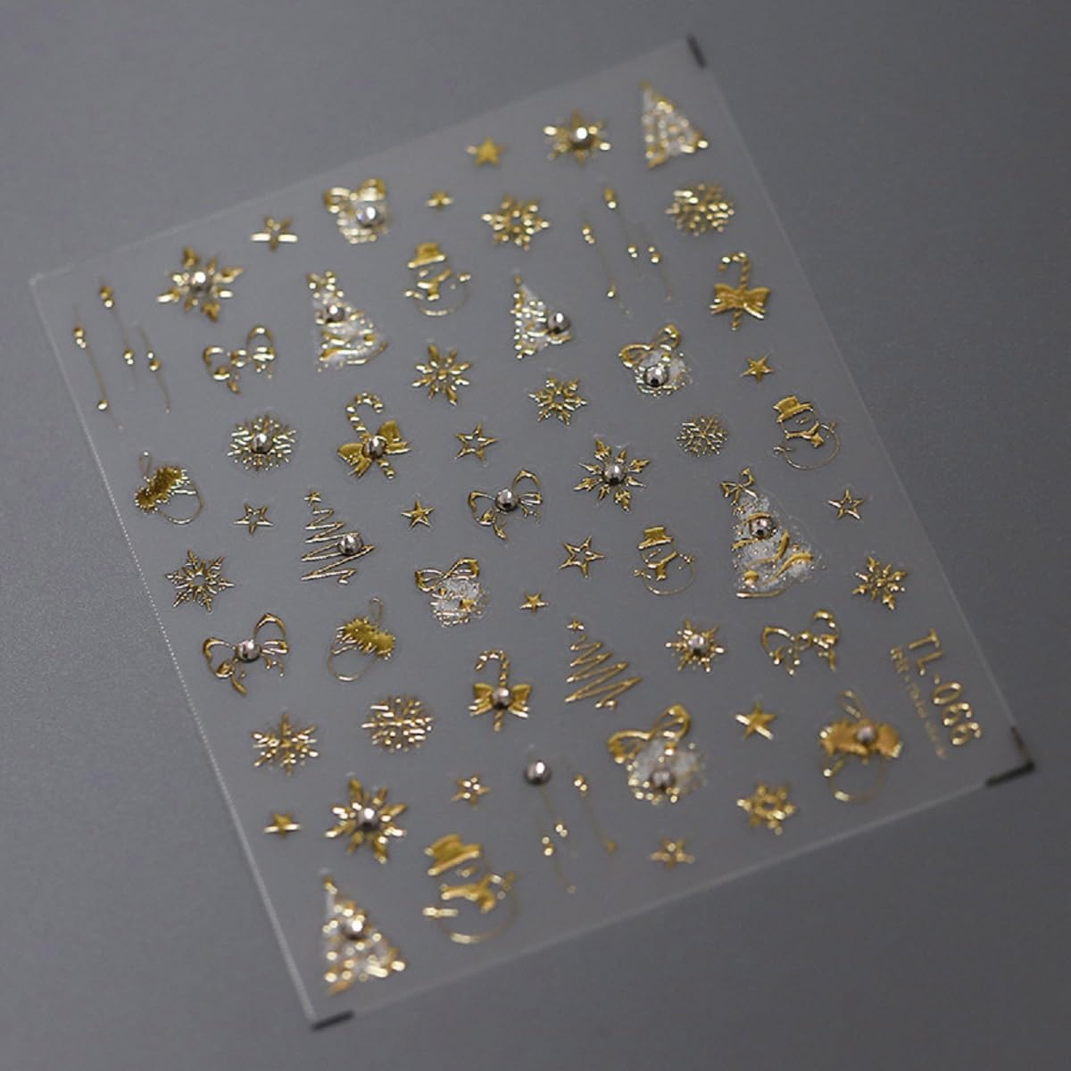 5D Embossed Christmas Nail Art Stickers Gold Snowflake Nail Stickers Self-Adhesive Snowman Xmas Tree Rhinestone Star Nail Decals for Women Girls Winter Holiday Manicure DIY Supplies